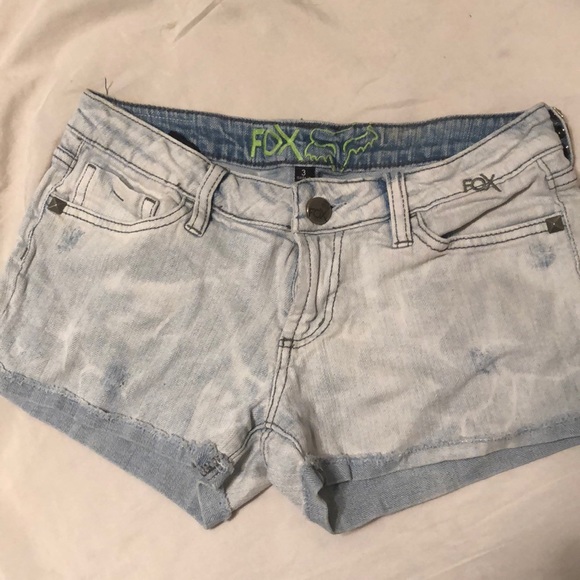 FOX Juniors Distressed Denim Shorts! - Picture 1 of 4